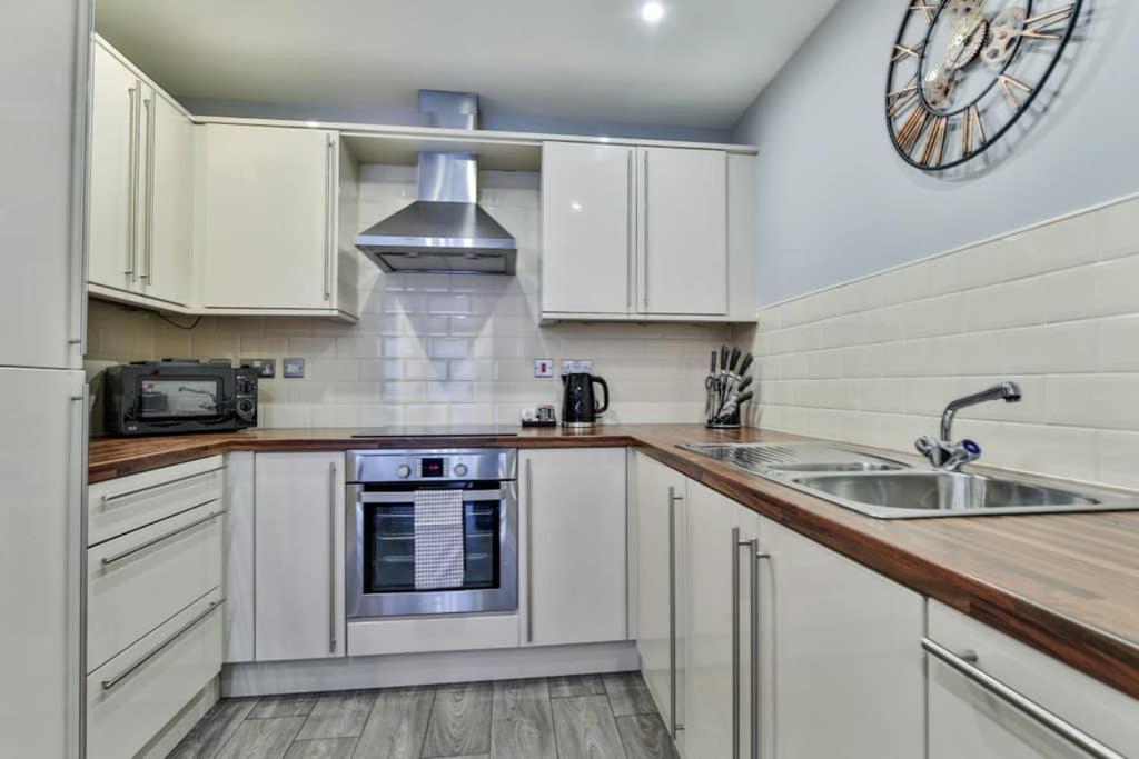Victorian Tramsheds, Modern Apartment + Parking Sheffield Exterior foto